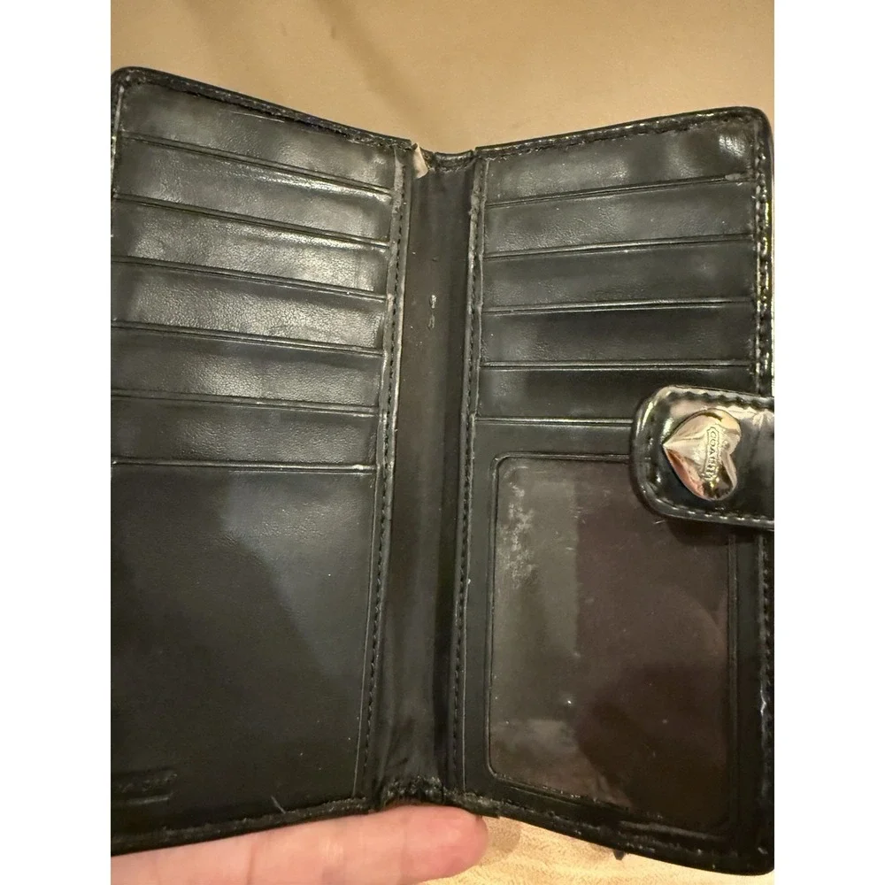 Coach Patent Logo Embossed Leather Heart Snap Closure Wallet Black Y2K